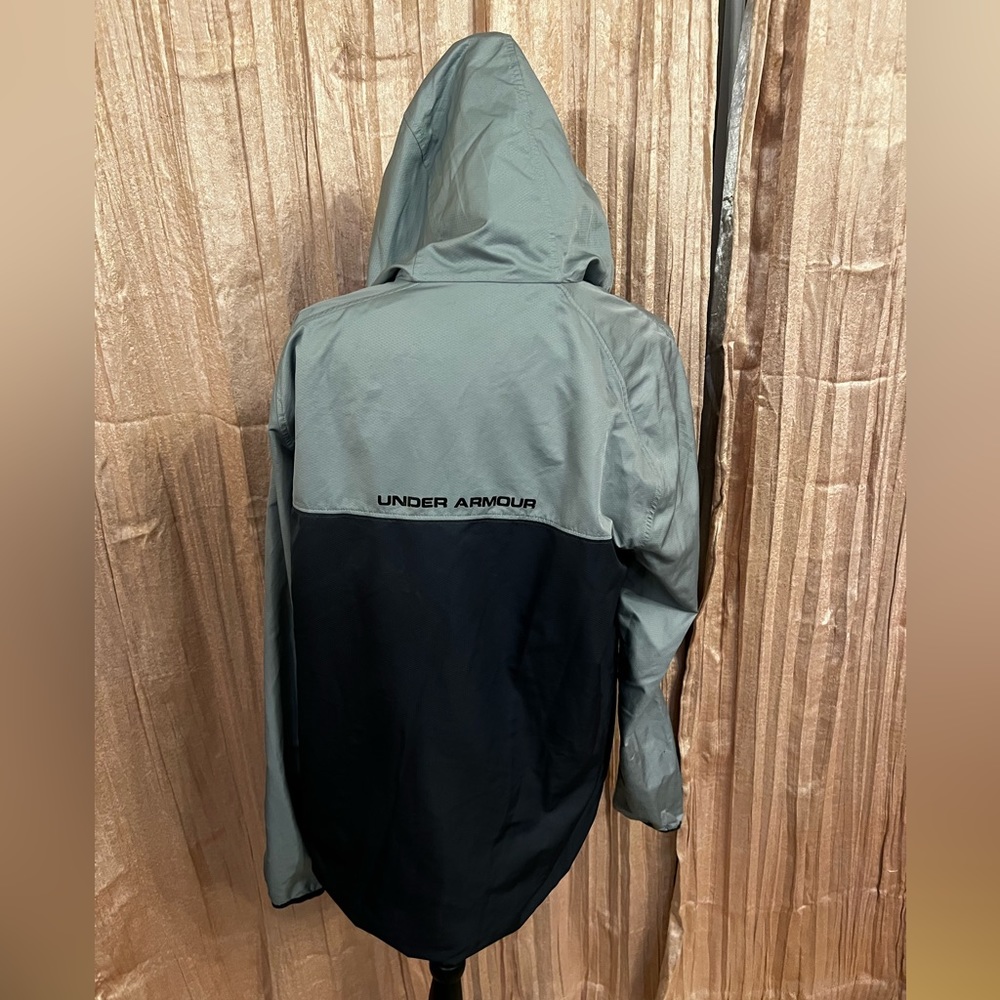 Men’s Under Armour windbreaker
